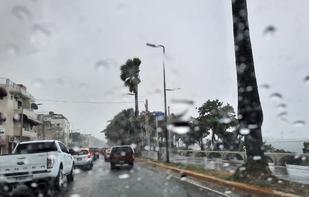 Aguaceros Tronadas Y R Fagas De Viento Por Frente Fr O