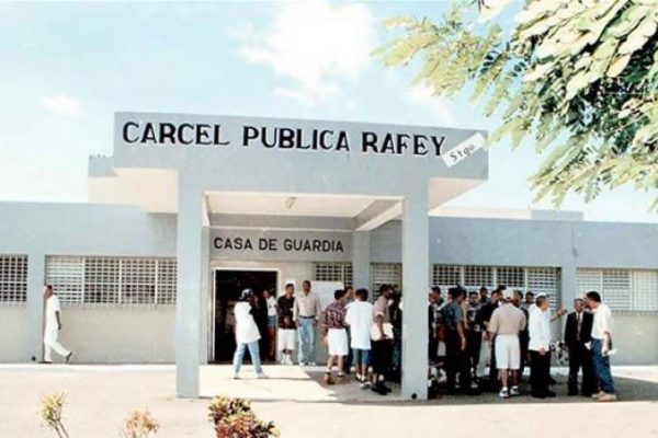 Apresan mujeres intentaron entrar drogas a cárcel Rafey en Santiago