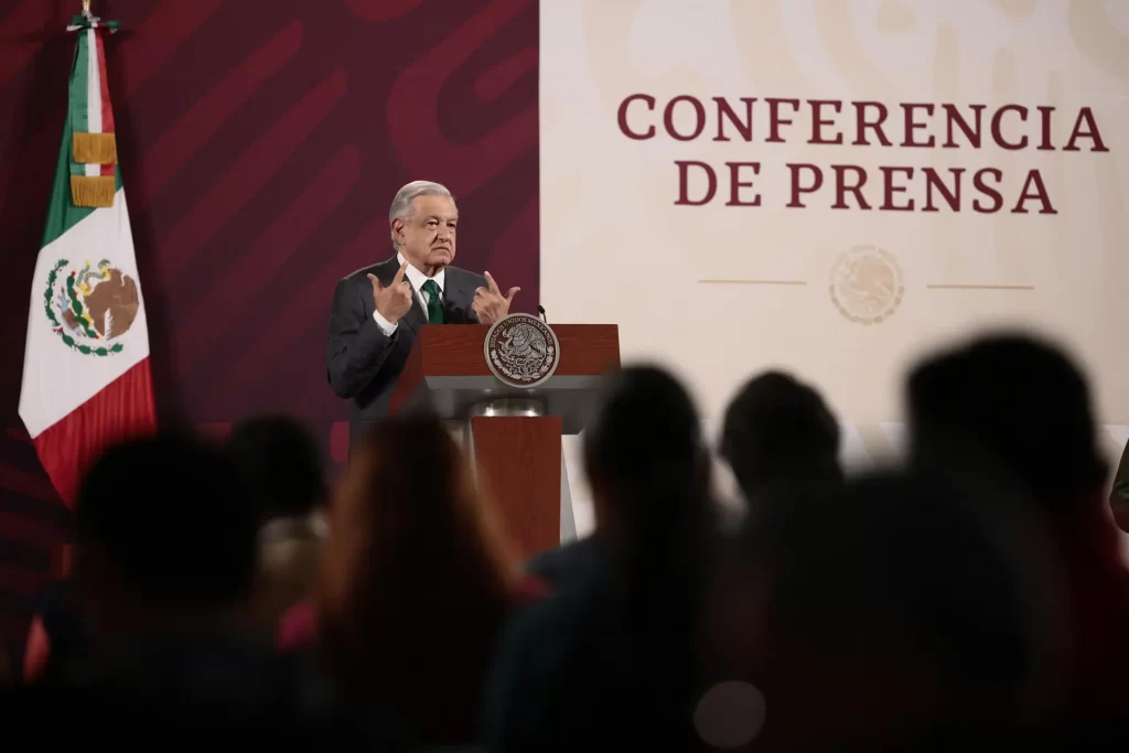 López Obrador admite hackeo de datos a cientos de periodistas que asisten a su conferencia