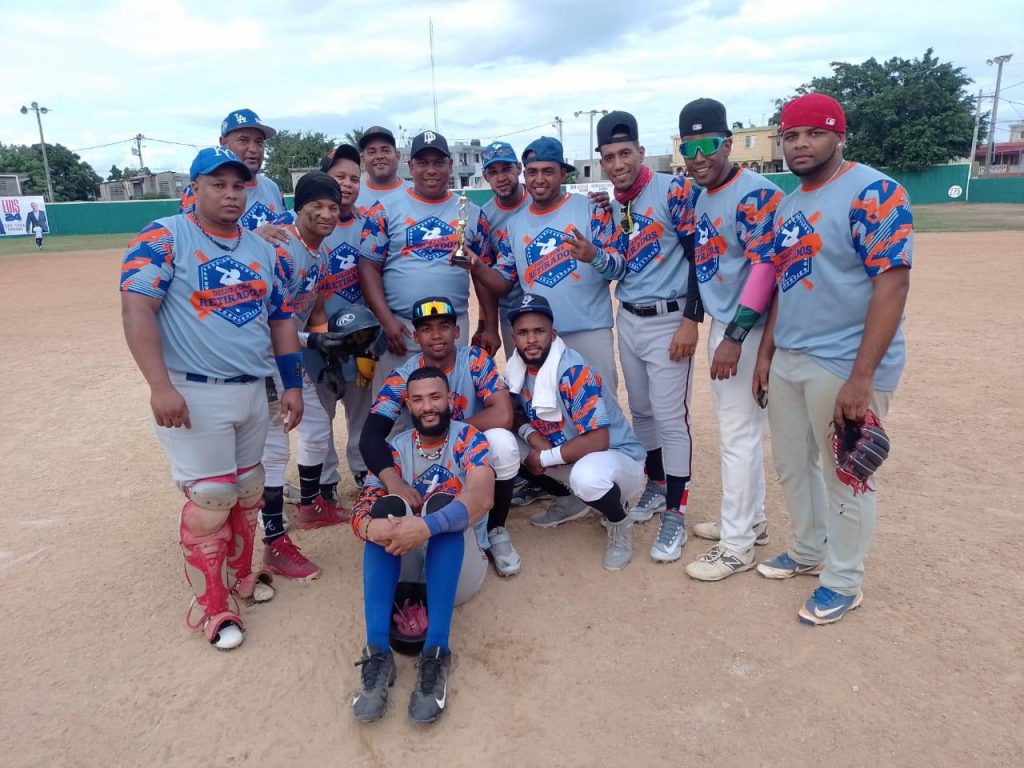 Delio Peña Retirados celebra su quinto Clásico de Softbol