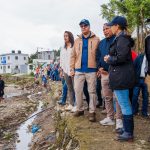 Ministro Administrativo de la Presidencia interino asiste afectados por lluvias en Puerto Plata