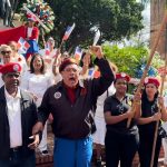 Luis “El Gallo” pide clausurar colegio que promocionó consignas indebidas en desfile de Duarte