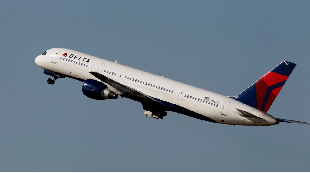 Se desprende rueda de avión Boeing 757 de Delta antes de despegar en Atlanta