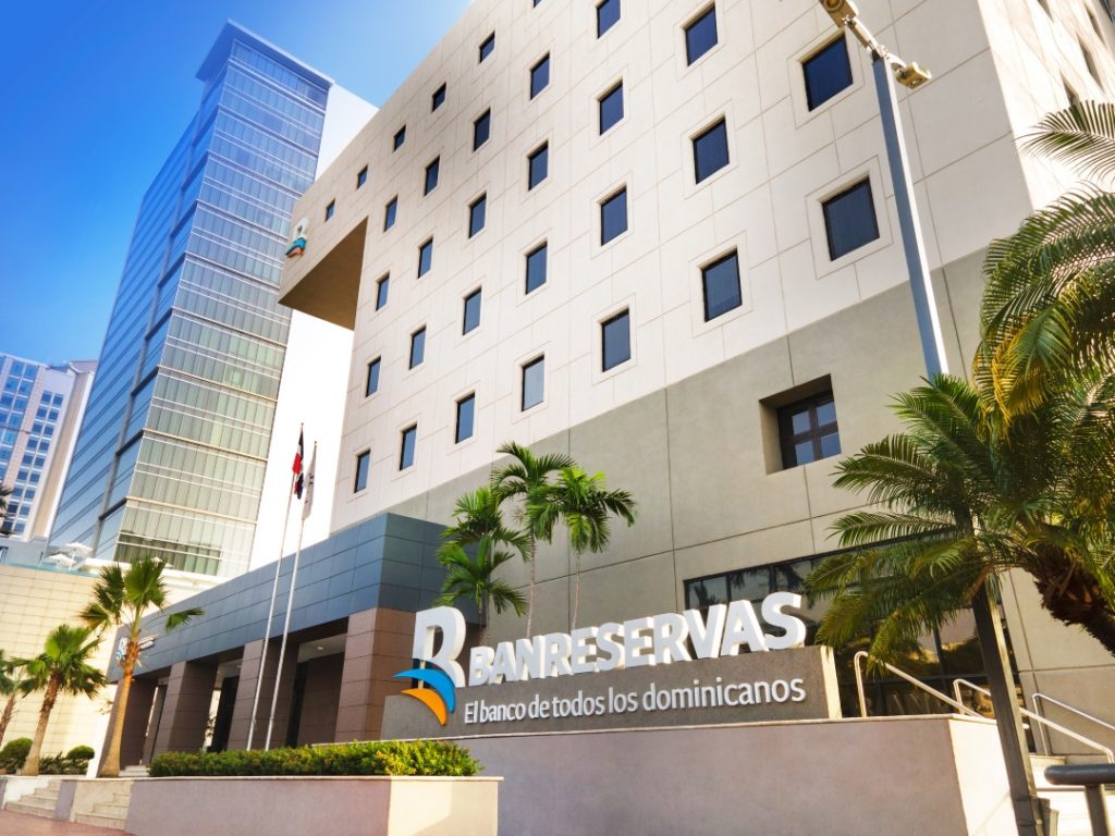 Banreservas lanza APP de remesas en Fitur 2024 para la diáspora dominicana en Europa