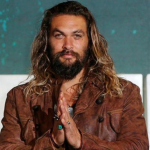 ¿Alguien tiene espacio en su casa? Momoa asegura no tiene dónde vivir