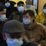 España impondrá uso obligatorio de mascarillas en centros sanitarios por virus respiratorios