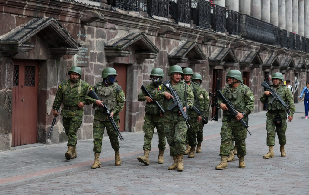 Declaran conflicto armado interno en Ecuador y pide apoyo militar tras altercado en un canal