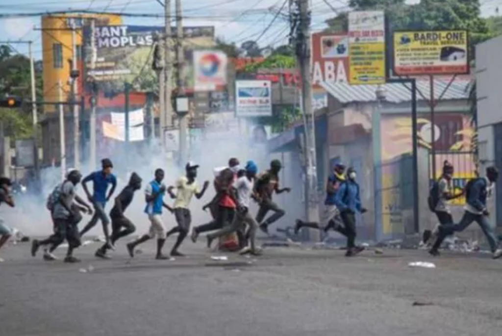 Protestas se desatan en Haití tras llamado de Guy Philippe a la desobediencia civil