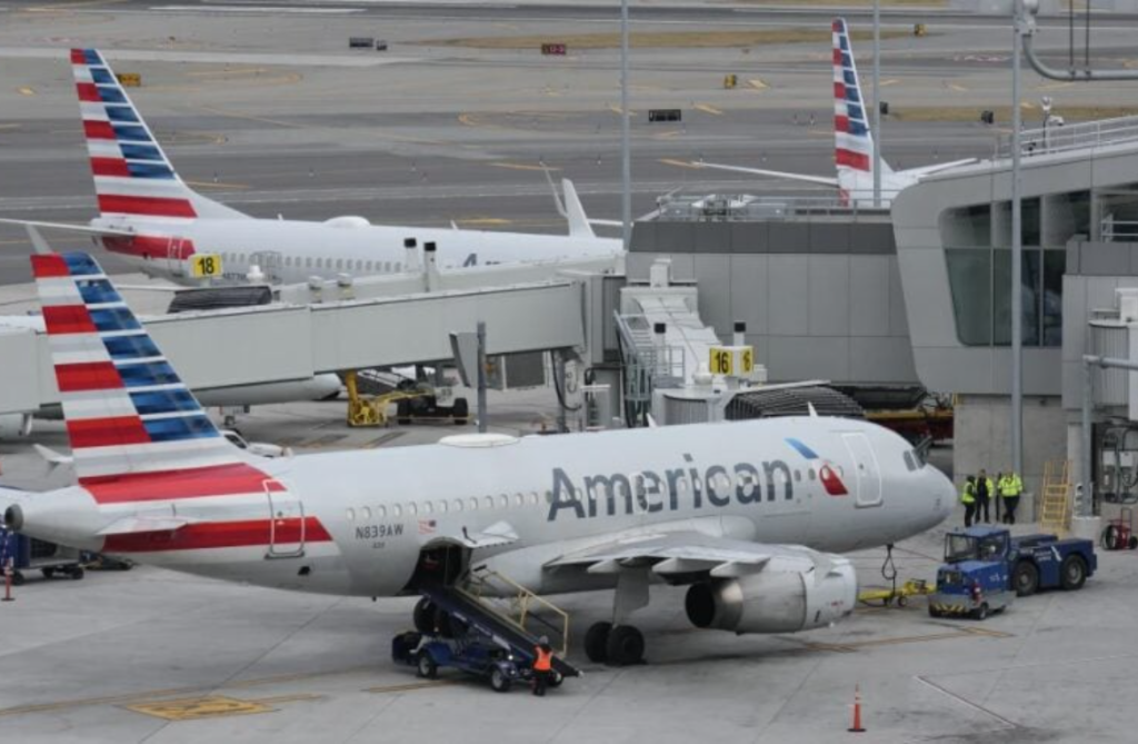 American Airlines aumenta las tarifas de equipaje