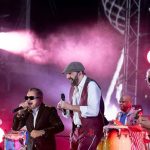 Juan Luis Guerra “subió la bilirribuna” en el Estadio Olímpico