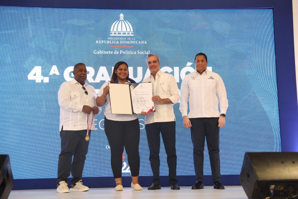 Presidente Abinader impulsa desarrollo con inauguración de recinto universitario en Bohechío, San Juan