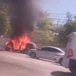 Incendio de Jipeta provoca congestión vehicular en la Avenida Máximo Gómez