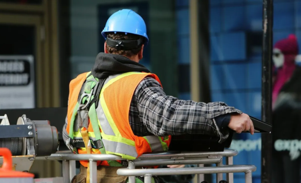 Tragedia en Brooklyn: Obrero latino pierde la vida tras derrumbe mientras trabajaba en construcción ilegal