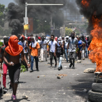 Haitianos incendian ayuntamiento municipal de Juana Méndez y crean disturbios en la zona fronteriza