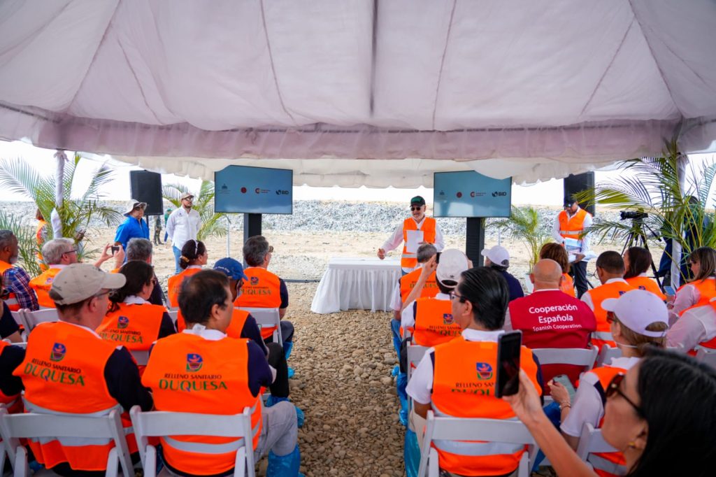 Medio Ambiente presenta avances en proyecto de cierre técnico del Vertedero de Duquesa