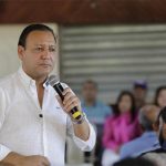 Abel Martínez critica calidad y falta del desayuno escolar