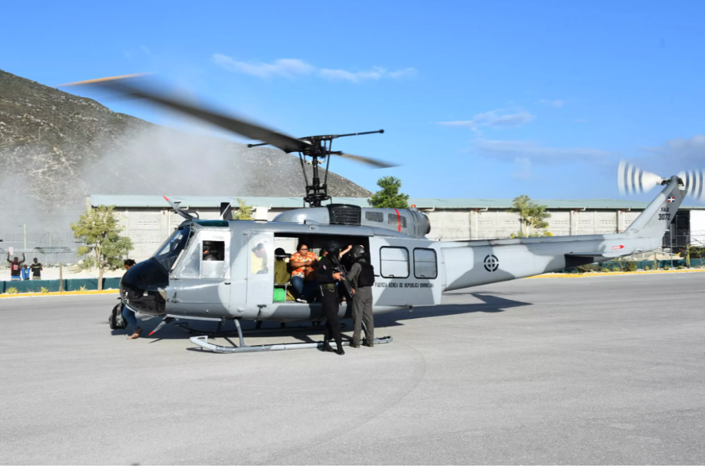 EE.UU. evacua en helicóptero a 15 de sus ciudadanos desde Haití hacia RD