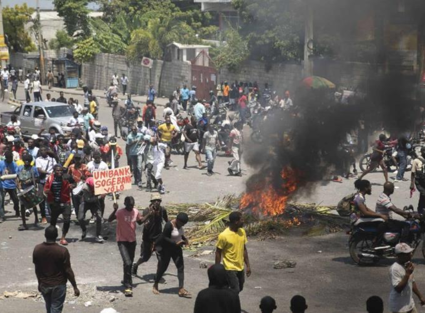 Haití extiende toque de queda ante escalada de violencia armada