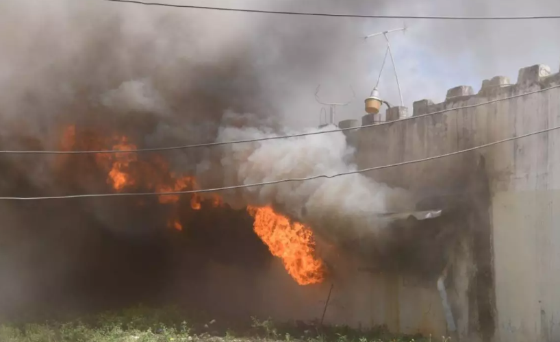 Se elevan a 13 el numero de muertos tras incendio en la cárcel de La Victoria