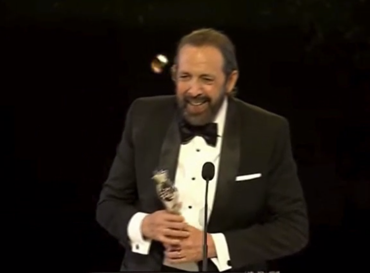 Juan Luis Guerra recibe premio al artista destacado en el extranjero y mejor videoclip del año