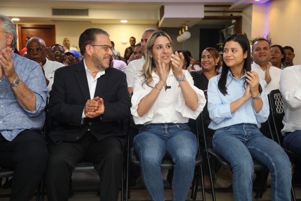 Candidata a diputada del PRM, Liz Mieses, anuncia su apoyo a Guillermo Moreno