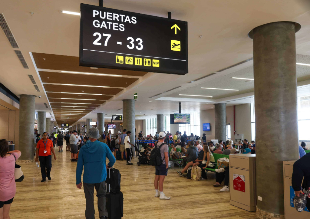 Aeropuerto de Punta Cana celebra 40 aniversario como pionero en aviación comercial privada