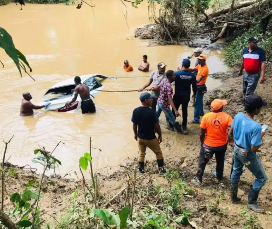 ¡Tragedia!: 2 personas mueren tras ser arrastradas por río Anamuya en La Altagracia