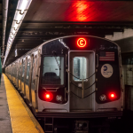 ¡Pleito termina mal! 2 hombres caen a las vías del metro de NYC durante pelea