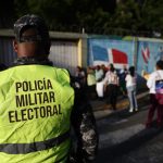 Amplia seguridad y un intenso calor, los otros protagonistas de los comicios de este domingo