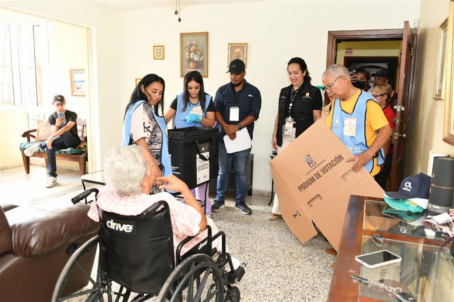 JCE: 98 personas se inscribieron para votar desde sus hogares en estas elecciones