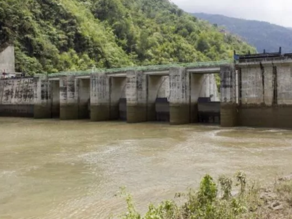 Inician desfogue de la Presa de Tavera ante pronóstico de fuertes lluvia