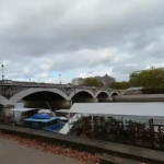 Hallan cuerpo descuartizado dentro de una maleta bajo un puente en París