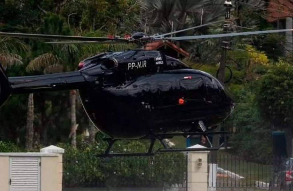 El helicóptero de Neymar colabora en la evacuación de los afectados por las inundaciones