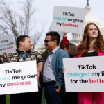 ‘Tiktokers’ demandan a EE.UU. por la prohibición de la red social