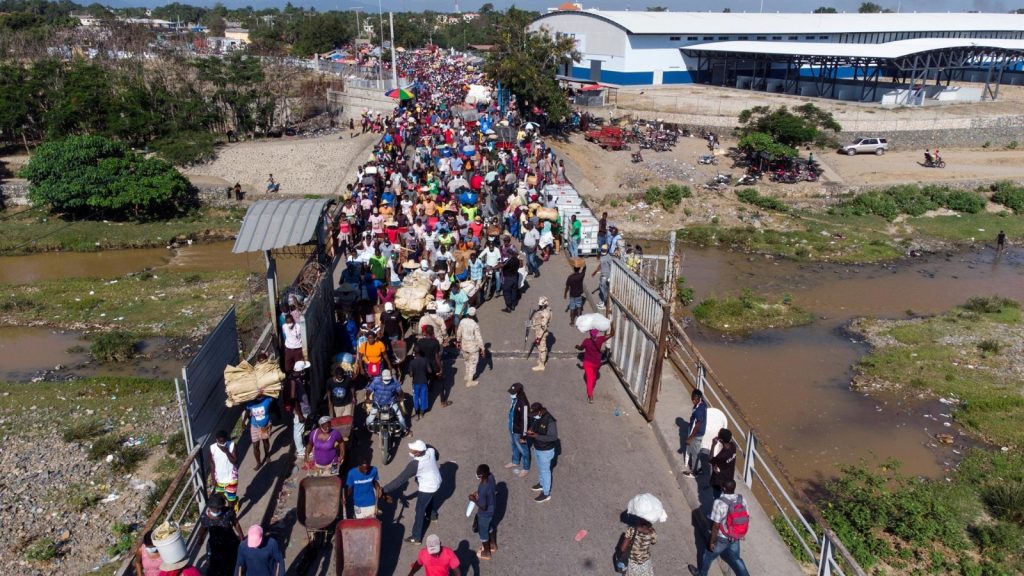 El flujo en la frontera con Haití, impasible ante las elecciones del domingo 19