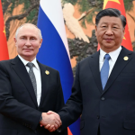 Putin aterriza en Pekín para reunirse con el presidente chino, Xi Jinping