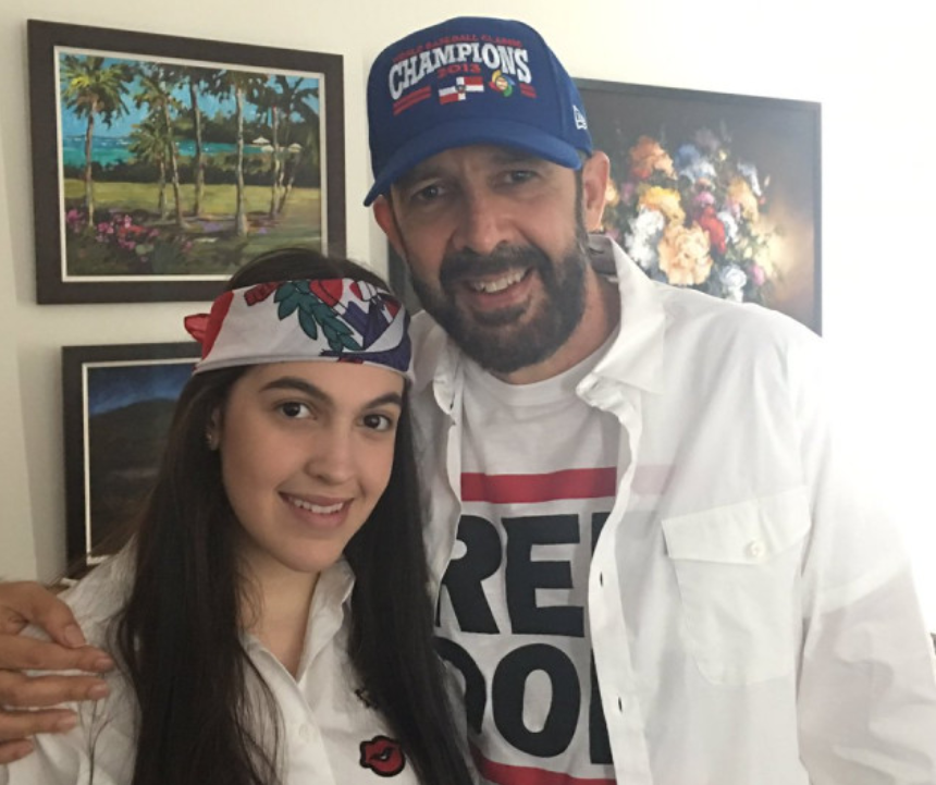 Juan Luis Guerra celebra con orgullo la graduación de su hija en Berklee College of Music