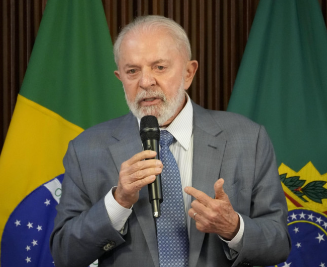 Lula anuncia medidas de apoyo para 200,000 familias del devastado sur de Brasil