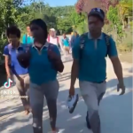 Estudiantes de La Jagua en San Juan de la Maguana piden puente para poder cruzar el río a la escuela