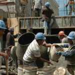 Aprueban amento salarial del 20% para trabajadores de la construcción y áreas afines