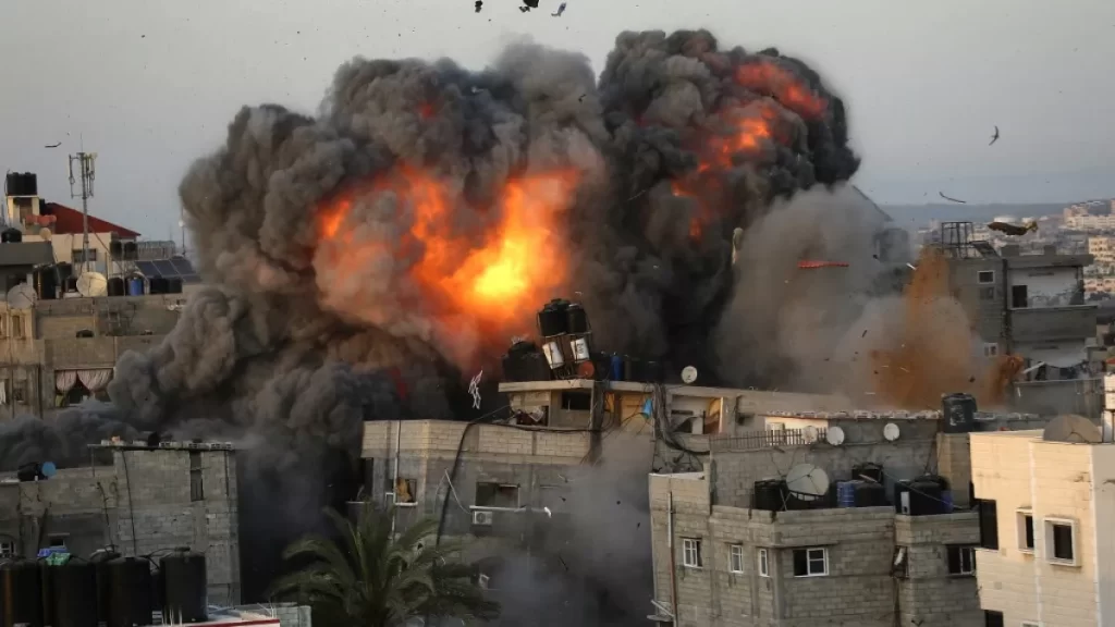 Unos 10 palestinos muertos tras bombardeos israelíes en Gaza