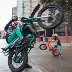 Maduro declara las piruetas en motocicletas como un deporte nacional de Venezuela