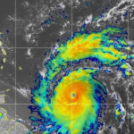 Beryl se convierte en un peligroso huracán categoría 4