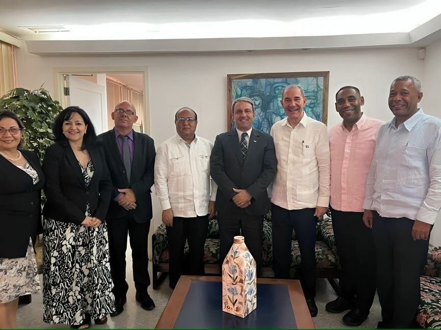 Ministro de Educación Superior de Cuba, Walter Baluja García, visita República Dominicana