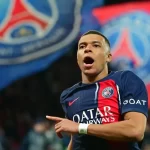 Mbappé se fractura la nariz durante partido contra Australia