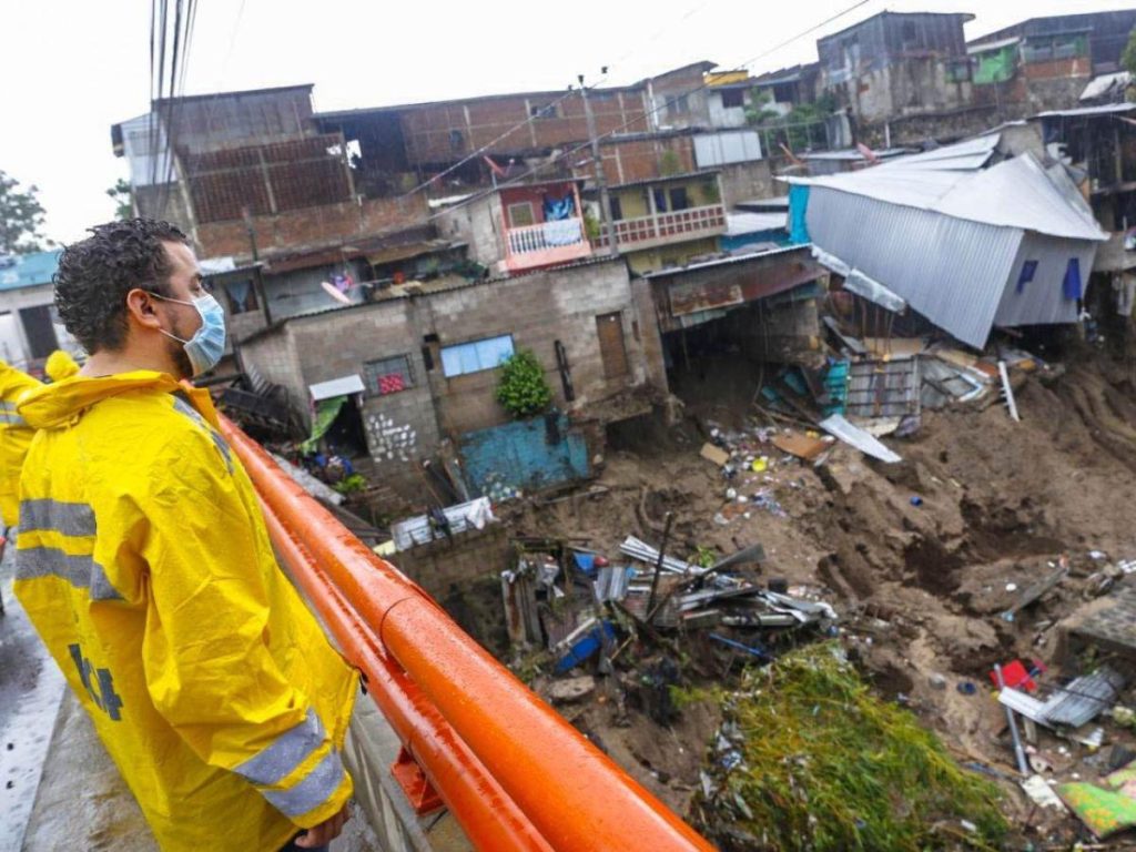 Fuertes lluvias dejan 12 muertos y más de 2.100 evacuados en El Salvador