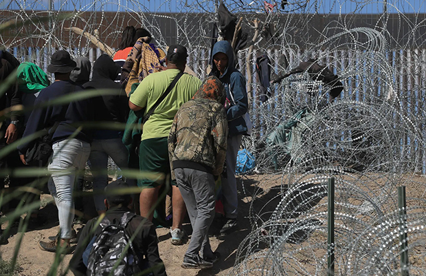 Homicidios suben en la frontera de México ante la caída en la migración