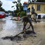 Huracán Beryl deja al menos 6 muertos y destrucción en el Caribe