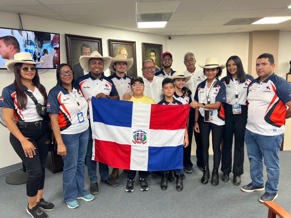 Delegación dominicana de equitación visita el Consulado de RD en Puerto Rico