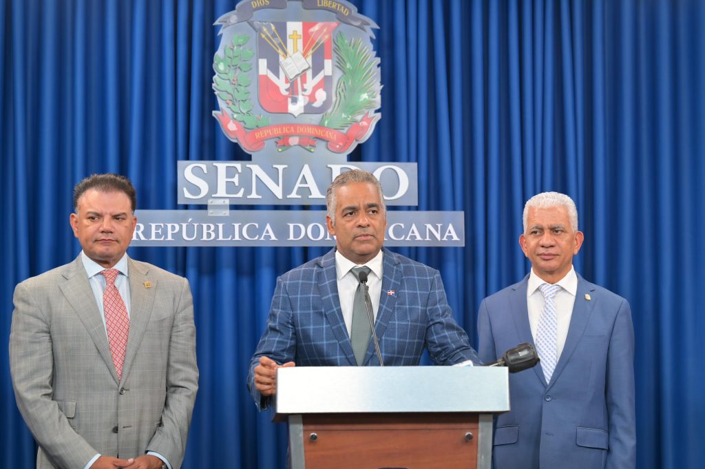 Senado recibe del Poder Ejecutivo contrato para traspaso de terrenos